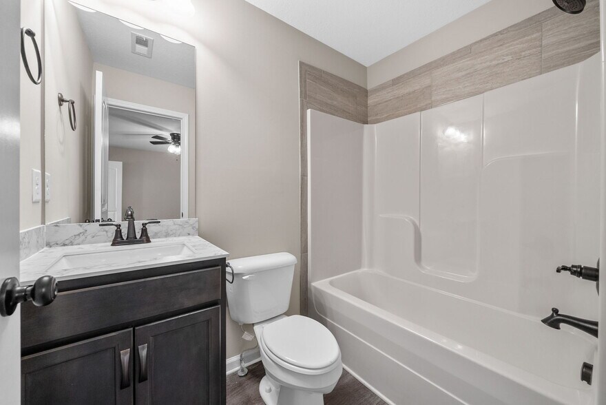 Building Photo - 428 Glenstone Springs Dr