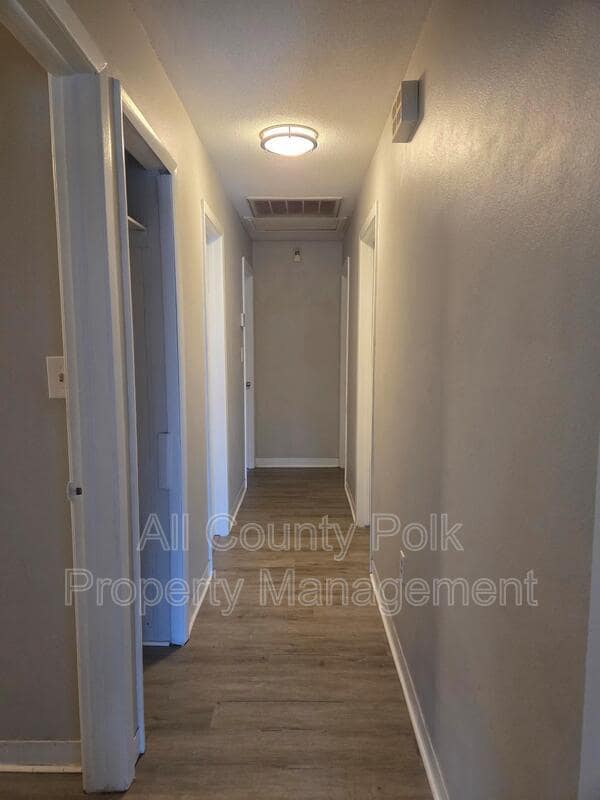 Building Photo - 602 SE 5th St