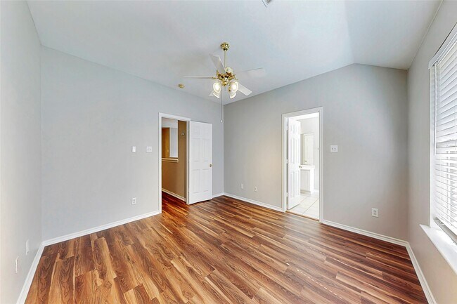 Building Photo - 107 N Camellia Grove Cir