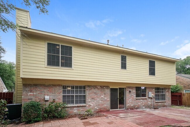 Building Photo - 9934 Totem Trail