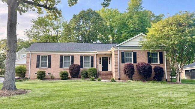 Primary Photo - 6810 Rosemary Ln