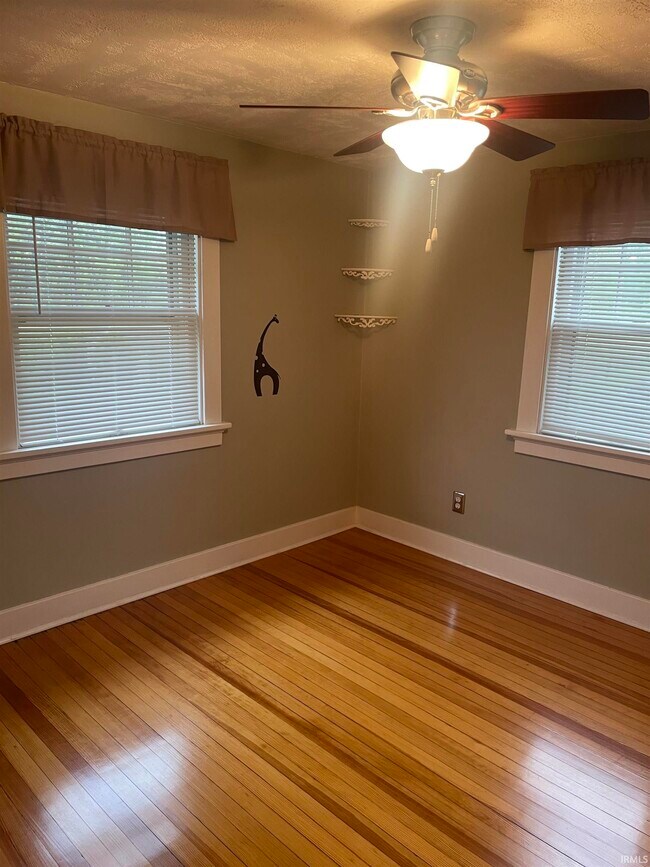 Building Photo - 2716 Buena Vista Dr