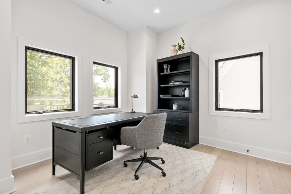 Building Photo - 10620 Parkwood Dr