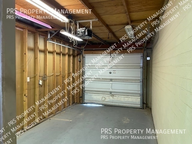 Building Photo - 410 W Santa Cruz Dr