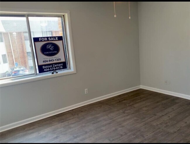 Building Photo - 145 Northwood Dr