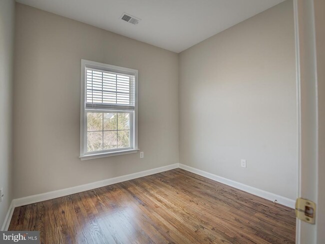 Building Photo - 42451 Magellan Square