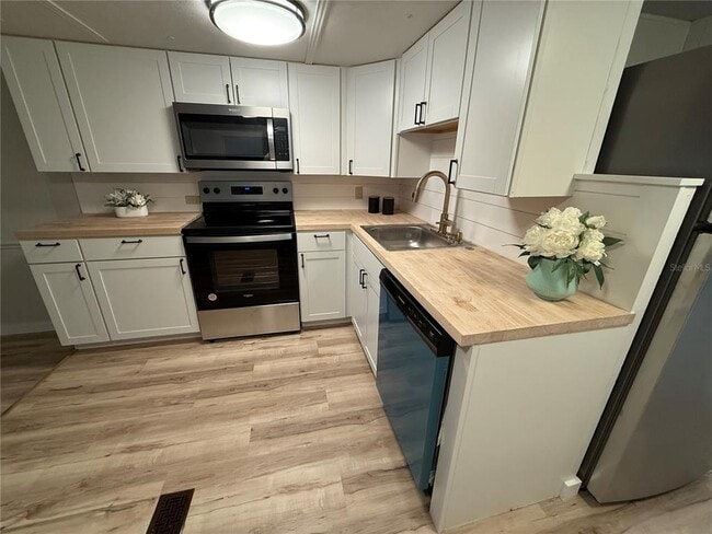 Building Photo - 3118 Dorothy Pl