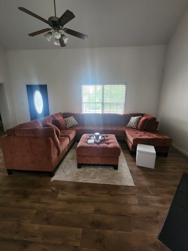 Building Photo - 1524 Cedar Springs Cir