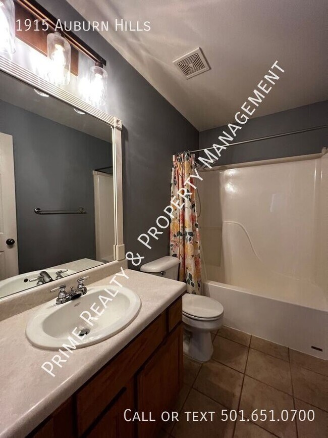 Building Photo - 1915 Auburn Hills Dr