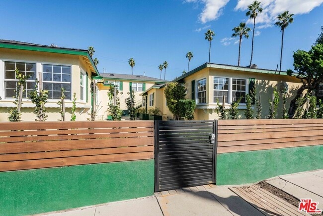 Building Photo - 2310 1/2 Pisani Pl