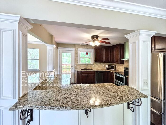 Building Photo - 2107 Crown Ct Ln