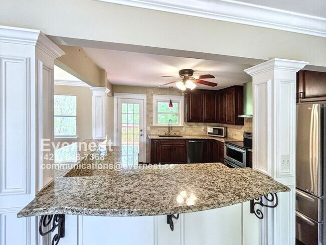 Building Photo - 3-Bedroom, 2-Bathroom Home with Basement a...