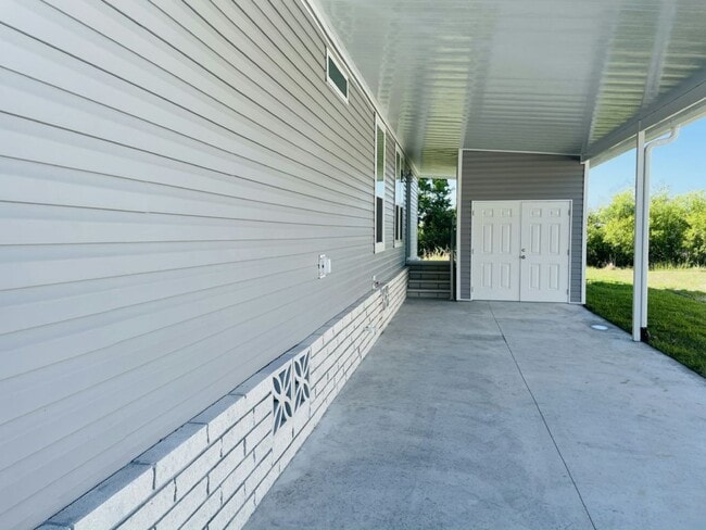 Building Photo - 34628 Ballyhoo Dr