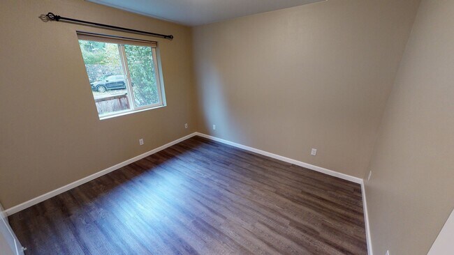 Building Photo - Navy Yard City 3 Bedroom Available for Ren...