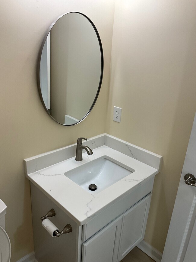 Building Photo - 1300 Cedarwood Dr