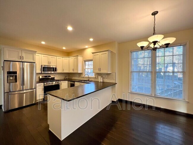 Building Photo - 29 Whispering Oak Ct