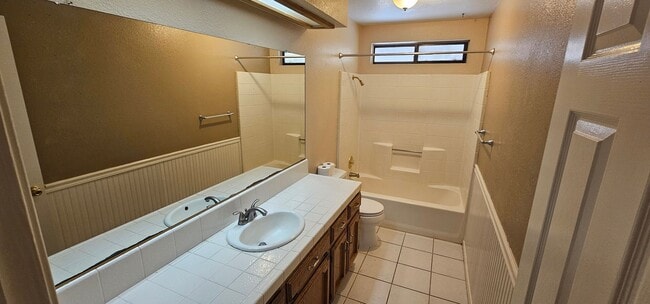Building Photo - 301 S Lupin Ln