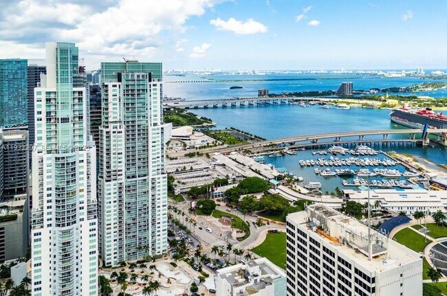 Building Photo - 253 NE 2nd St