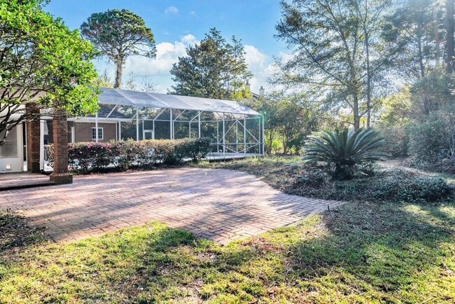 Building Photo - 1524 Glenlake Cir