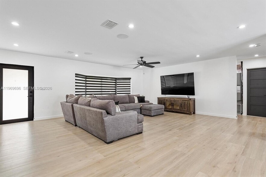 Building Photo - 10950 NW 16th Ct