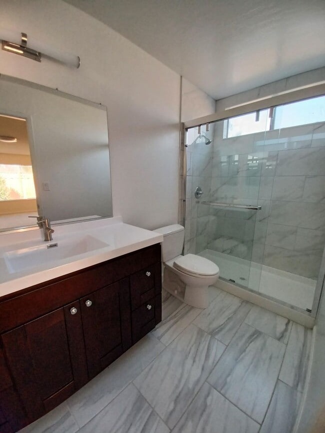 Building Photo - Beautiful 4-Bedroom Home with Spacious Lay...