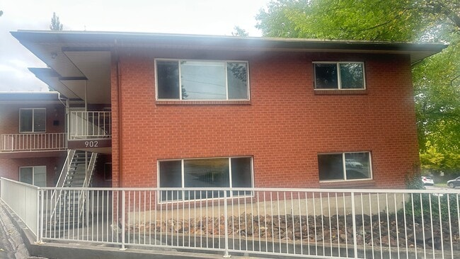 Building Photo - 902 E 500 S