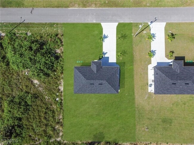 Building Photo - 711 Roma Ave S