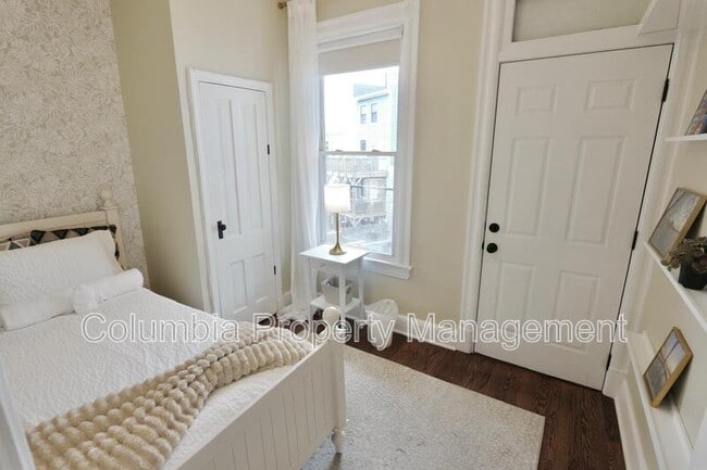 Building Photo - 11 Q St NE