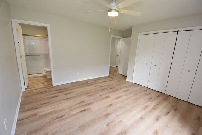 Building Photo - 18085 Bulla Rd