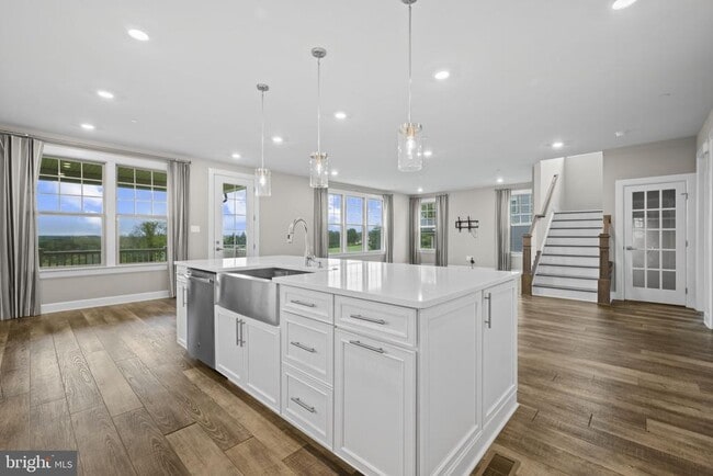 Building Photo - 7147 Starmount Ct