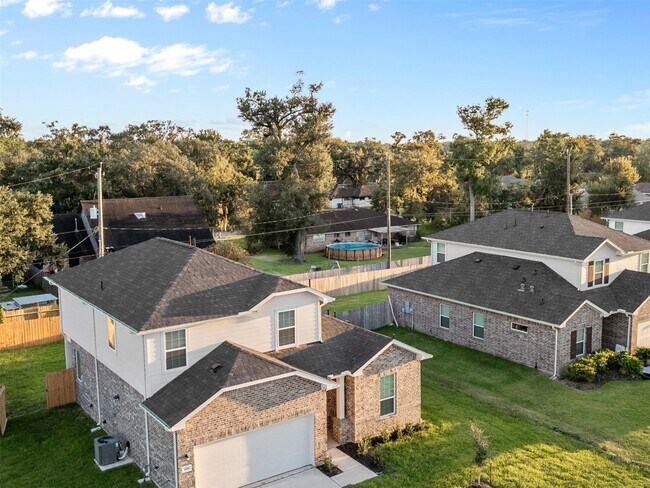 Building Photo - 416 Magnolia Ln