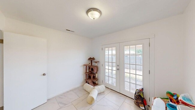 Building Photo - 410 Arapaho Trail