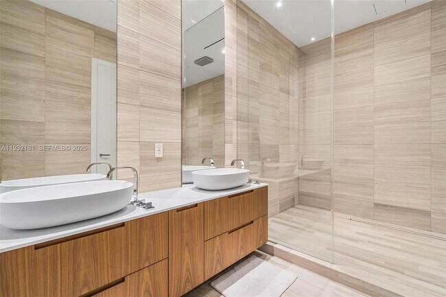 Building Photo - 4701 Meridian Ave