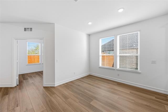 Building Photo - 765 Brozgold Ave