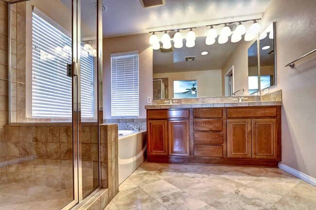 Building Photo - 6807 Pleasantville Ct