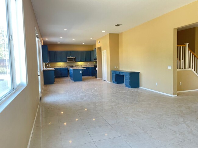 Building Photo - 8348 Barnwood Ln