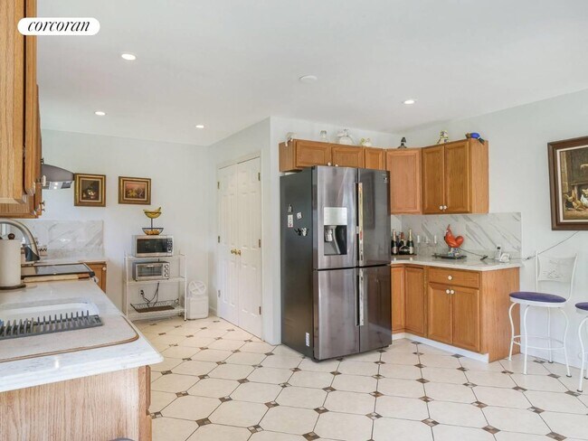 Building Photo - 84 Middle Hwy