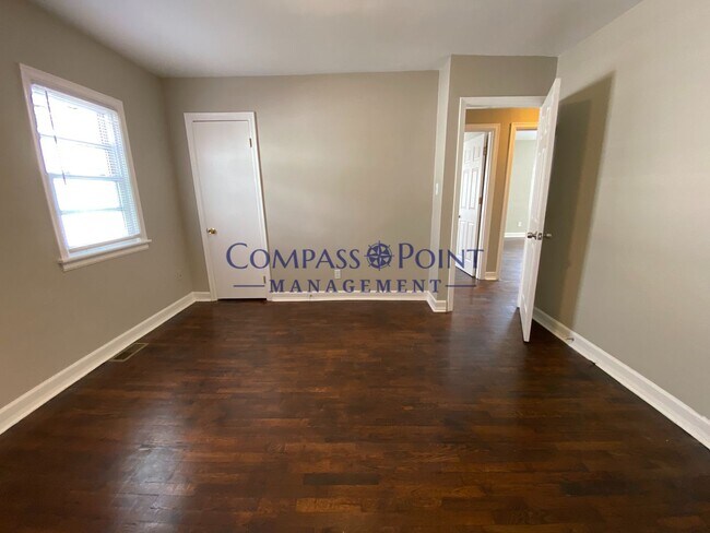 Building Photo - Your New Home Awaits! First Month Rent Free!!!