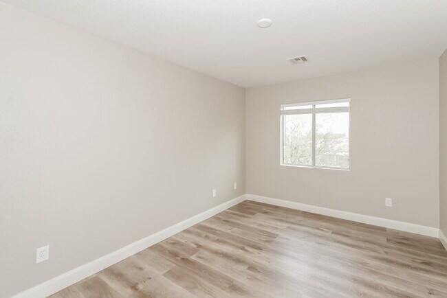 Building Photo - 10620 Congaree St