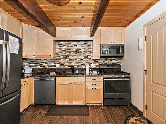 Building Photo - Lake View Modified Gambrel with Spa Near Bear Mountain