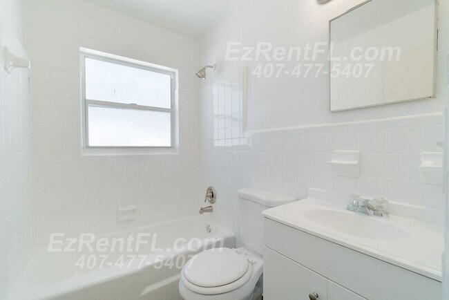 Building Photo - 632 8th St