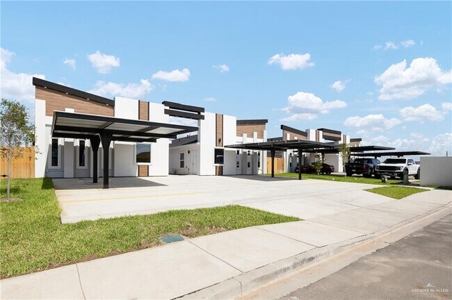 Building Photo - 609 N Onyx Ave