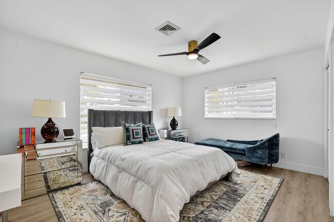 Building Photo - 891 Hickory Terrace