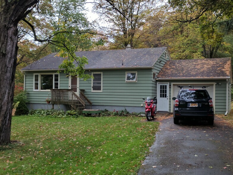 front - 419 King Rd E