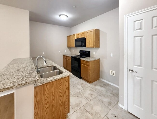 Building Photo - Stylish 3-Bedroom, No-Carpet Living with Flexible Move-In Terms in Princeton, TX