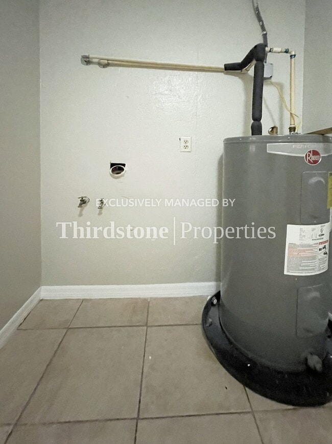 Building Photo - 2912 W 15th St