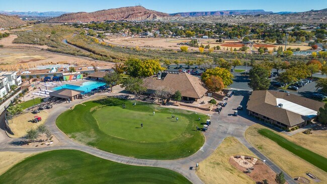 Building Photo - LUXURY GOLF COURSE CONDO - FULLY FURNISHED