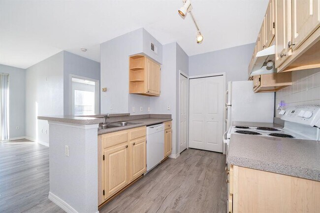 Building Photo - 8900 Legacy Ct