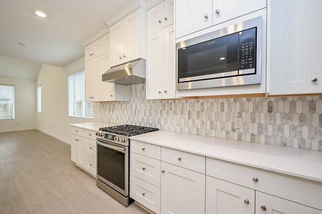 Building Photo - 6427 Seafoam Lake Dr