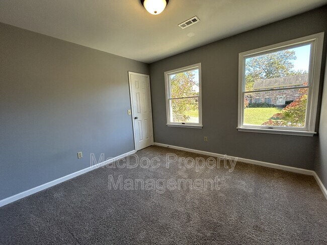 Building Photo - 1907 White Lake Dr